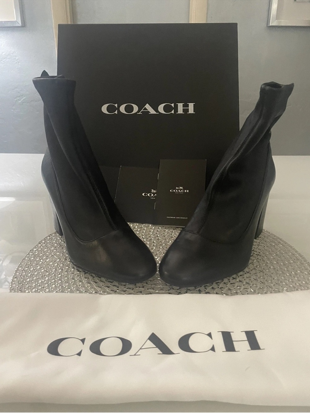 COACH Women's Black Leather Pull On Ankle Boots VGUC